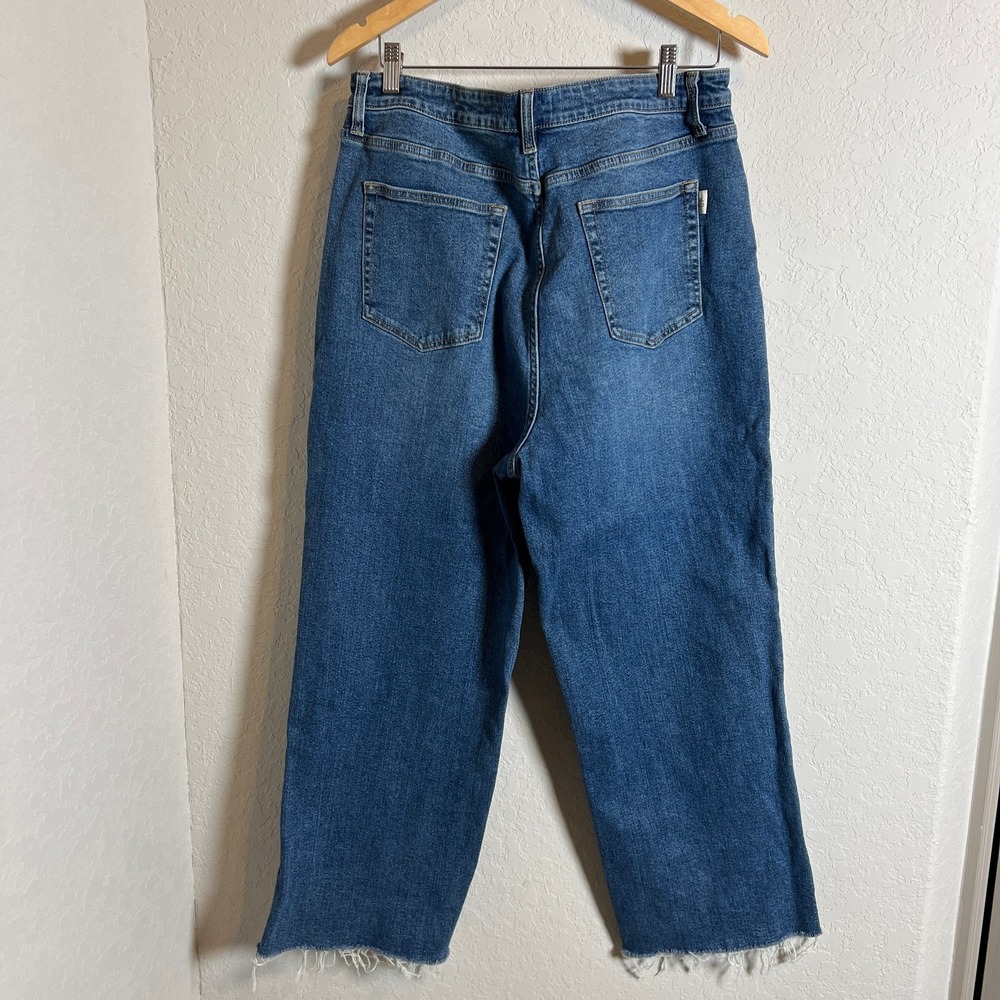 Oliver Logan Medium Wash Slightly Distressed Raw Hem Wide‎ Leg Jeans Size 35 - Picture 4 of 5